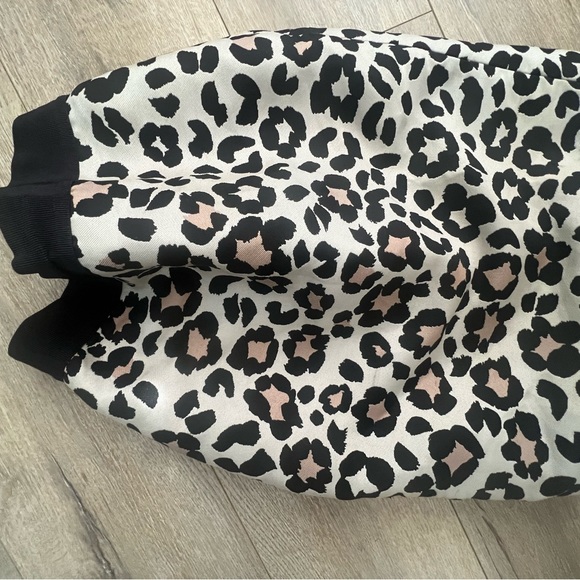 Leopard print Anne Taylor skirt. - Picture 4 of 6